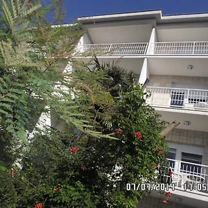 House Danica & Apartment Sukošan